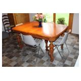 Dining table w/ chairs