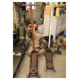 Large heavy duty floor jacks