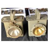 #841 Lot of 2 Us type J1 Lights