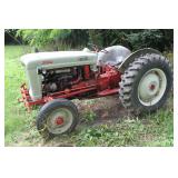 Ford 800 tractor