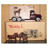 Buddy L Stables truck w/ 3 horses