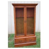 #920 Great 7ft. Tall Gun Cabinet w/ 2 glass doors & 10 gun slots