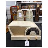 #27 Truetone boomerang radio & (2) Mitchell 'Lumitone' streamline Art Deco radio table lamps