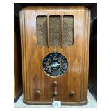 #72 Magnivox Tombstone Radio OHMS 900 Model #1162795