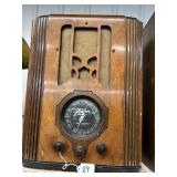 #89 Zenith Tombstone Radio # N758882