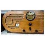#94 ArtDeco Philco Radio # 31-1966 K
