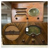 #95 Lot of 2 Tabletop  Westinghouse Radios 