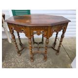 English Barley Twisted Leg Center Table