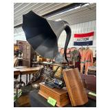 #614 Edison Home Phonograph SER# 889280D with Horn