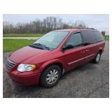 2007 Chrysler Town and Country Mini Van
