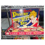 Little Orphan Annie Pastry Set