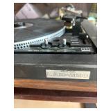 Realistic Lab 220 Turntable