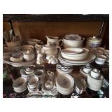 Pfaltzgraff Yorktowne Stoneware Set 