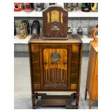 Regal Table Top Radio, General Electric console radio, 
