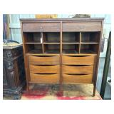 #624 Paul McCobb Vintage 8 Drawer 8 Cubbies Mid-Century Gentleman's Chest