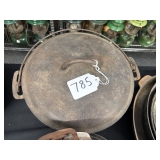 #785 Griswold No. 9 Cast Iron Dutch Oven w/ No. 9 Cast Iron Lid