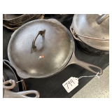 #799 Favorite Cook Ware Cast Iron Skillet w/ 9A lid
