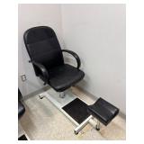 Lot #21 Hydraulic Pedicure Chair #2