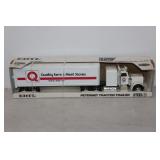 ERTL Peterbuilt 1/25 Tractor Trailer