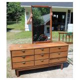9 drawer dresser w/ mirror