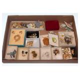 #91 Nice jewelry lot- mostly pins