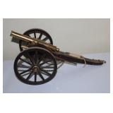 Small scale replica cannon
