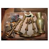 Box lot incl. brass candlesticks