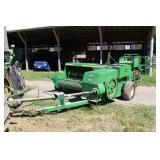 John Deere 348 Baler