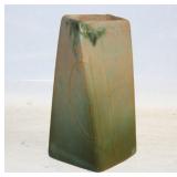 #809 Roseville Futura Vase 6.5