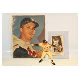 #557 Eddie Mathews lot - Org Hartland Statue, signed Magizine page, & signed HRD reprint card