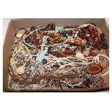 Box lots of jewelry