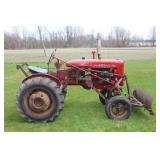 IH Farmall 100 Wide front tractor