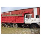 1972 Ford 9000 dump truck