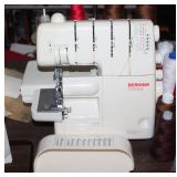 Berinda 2000 DE Sewing Machine