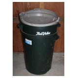 nice trash cans w/ lids