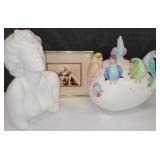 3722: Perez Antonio Parrot Egg Hatching, Marilyn Monroe Bust 3722: Perez Antonio Parrot Egg Hatching, Marilyn Monroe Bust