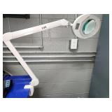 Intertek Magnifier Lamp 8D