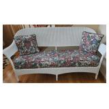 Vintage-style White Wicker Sofa