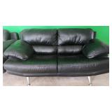 Beautiful Leather Love Seat / Couch Beautiful Leather Love Seat / Couch