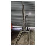 Genie Superlift SL-18 Material Lift
