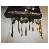 DIRILYTE FLATWARE SERVICE FOR 8 PLUS GRAVY LADLE,