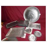GROUP OF WENDELL AUGUST PLATES AND TRAYS, BIRDS,