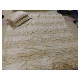 QUEEN SIZE BLANKET WITH MATCHING PILLOWS