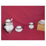 SEYEI 6 CUPS AND SAUCERS, TEAPOT, CREAMER AND