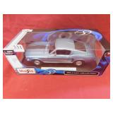 MAISTO DIE CAST COLLECTION MODEL CAR IN ORIGINAL