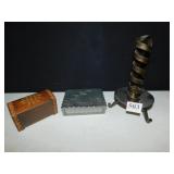 METAL CANDLE HOLDER WITH INSERT TO ADJUST CANDLE,