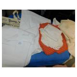 GROUP OF ASSORTED VINTAGE LINENS