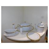 GOLD BUFFET BY ROYAL GALLERY 1991 SERVICE FOR 13