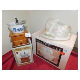 PFALTZGRAFE COFFEE GRINDER AND BUNNY IN OB