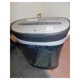 PAPER ROYAL SHREADER